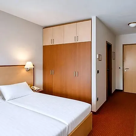 Otel Terme Banovci - Zeleni Gaj 3*